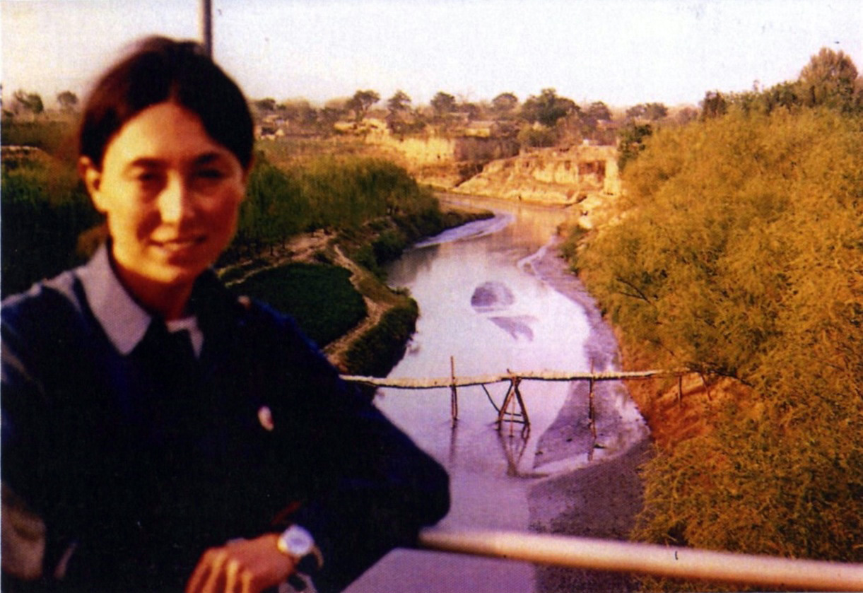 Julia Kristeva sur le pont de la rivire Luo